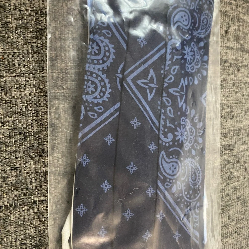 NWT Sealed Pack of 3 Adult Face Masks